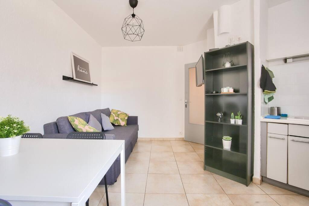 Nice 1 Bed 50m From The Beach In Appartement *